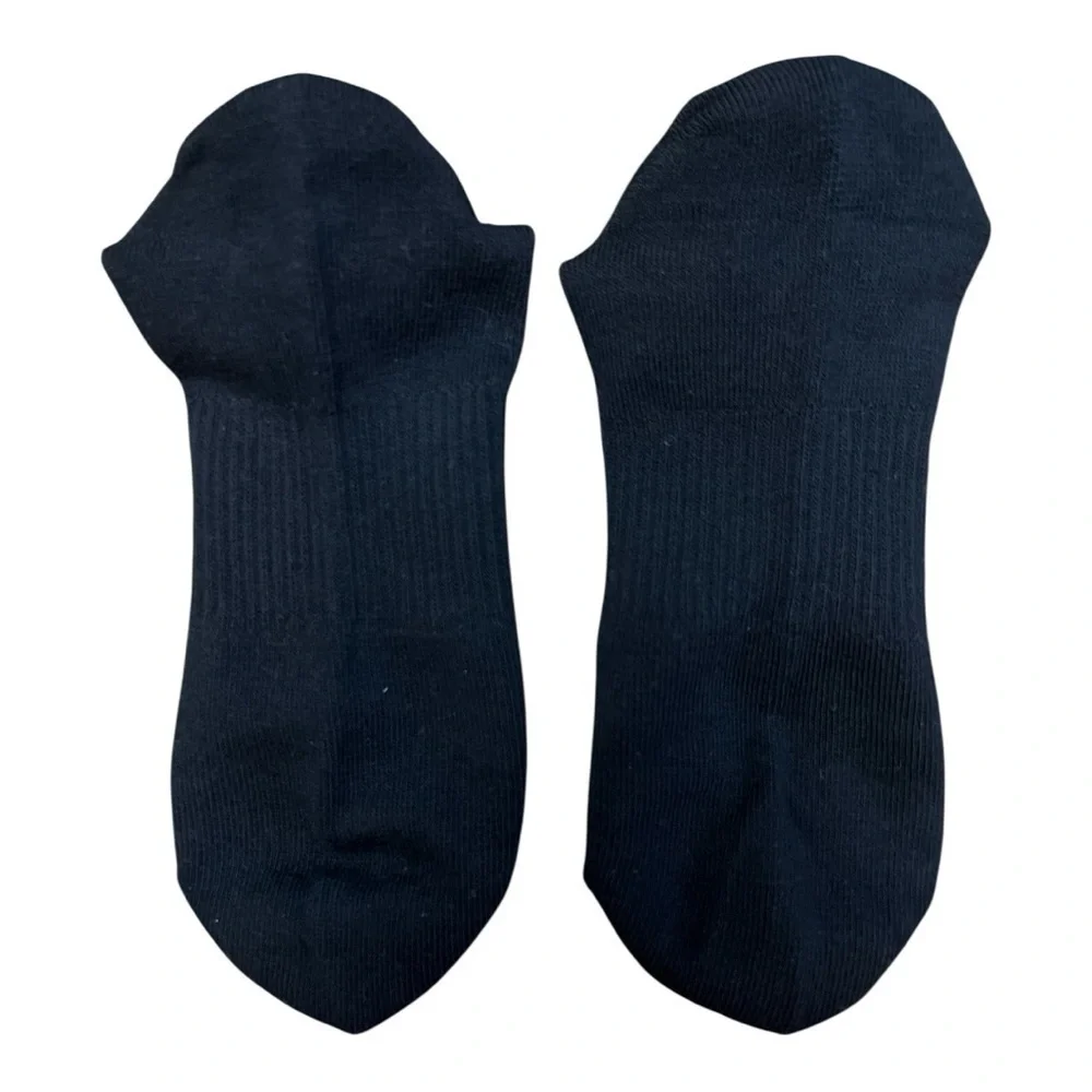 Nike Men’s Essentials Black and White No Show Ankle Socks Med